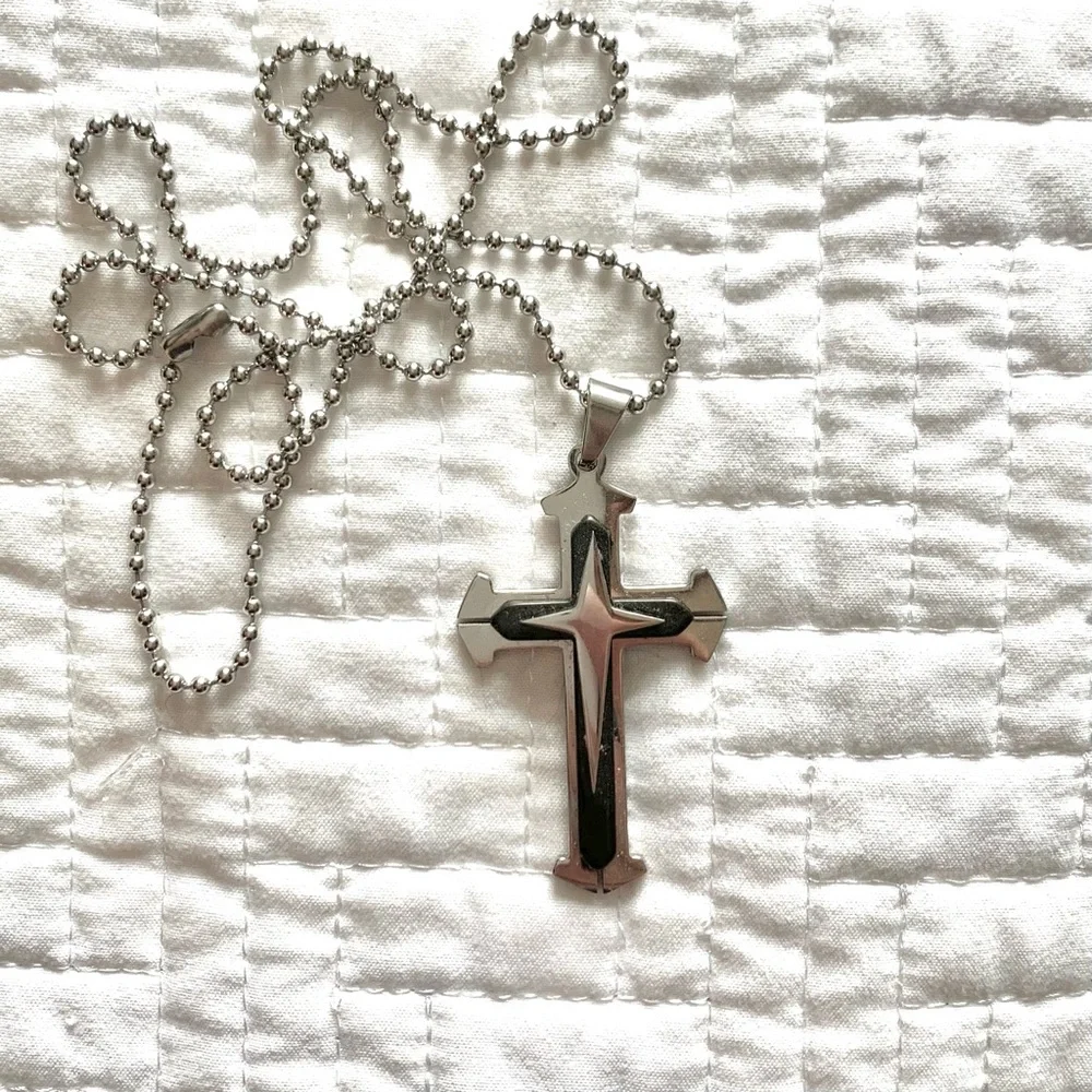 Cross chain/pendant